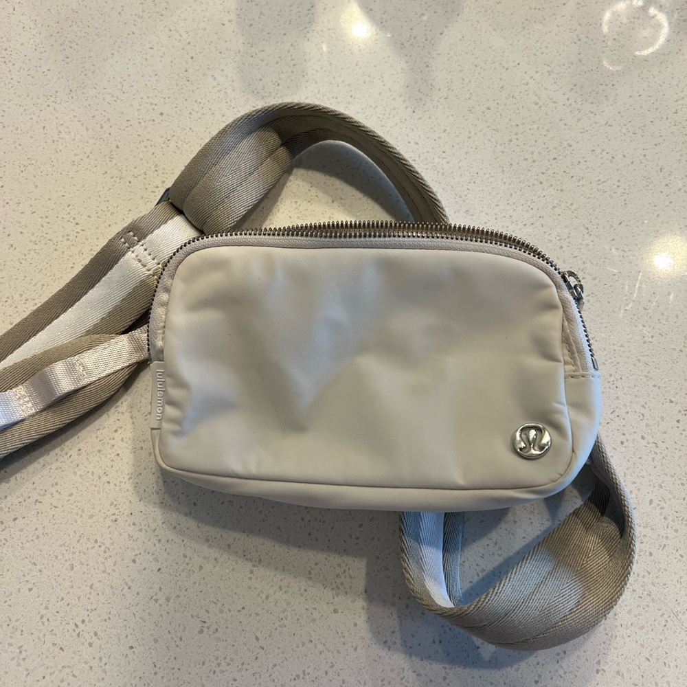 Everywhere crossbody bag